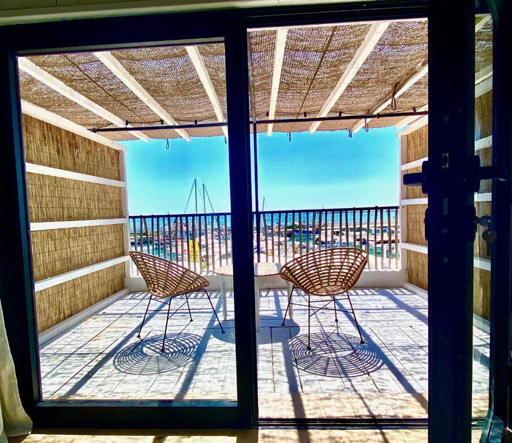 Les Vagues Hotel Saintes-Maries-de-la-Mer Buitenkant foto